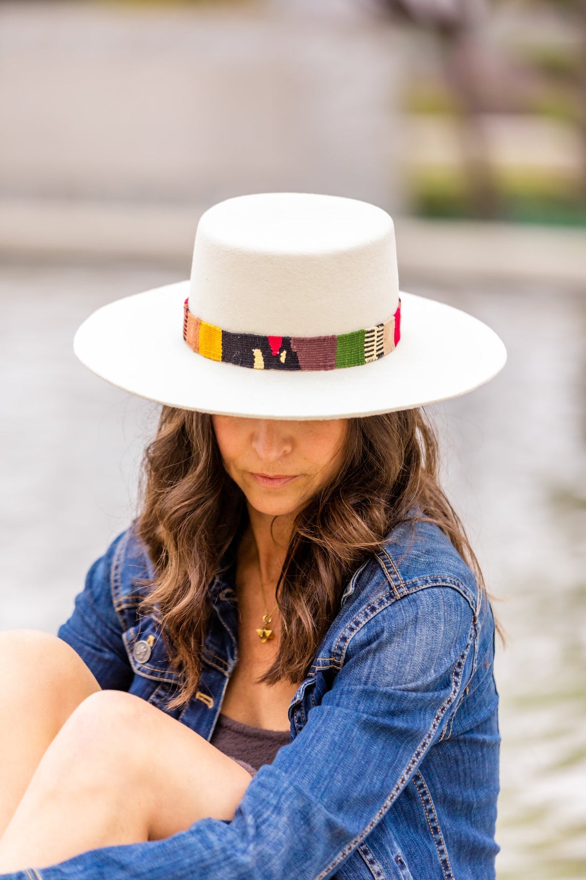 Speckled white alpaca wool felt Spanish-style hat with a woven band, view 2