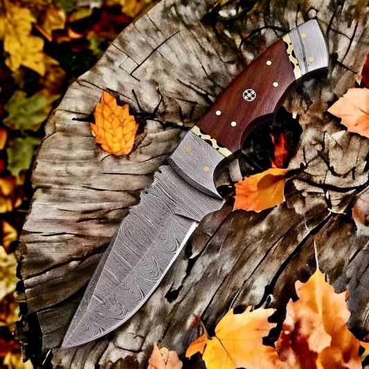 Small Damascus bushcraft knife with rosewood handle and leather sheath