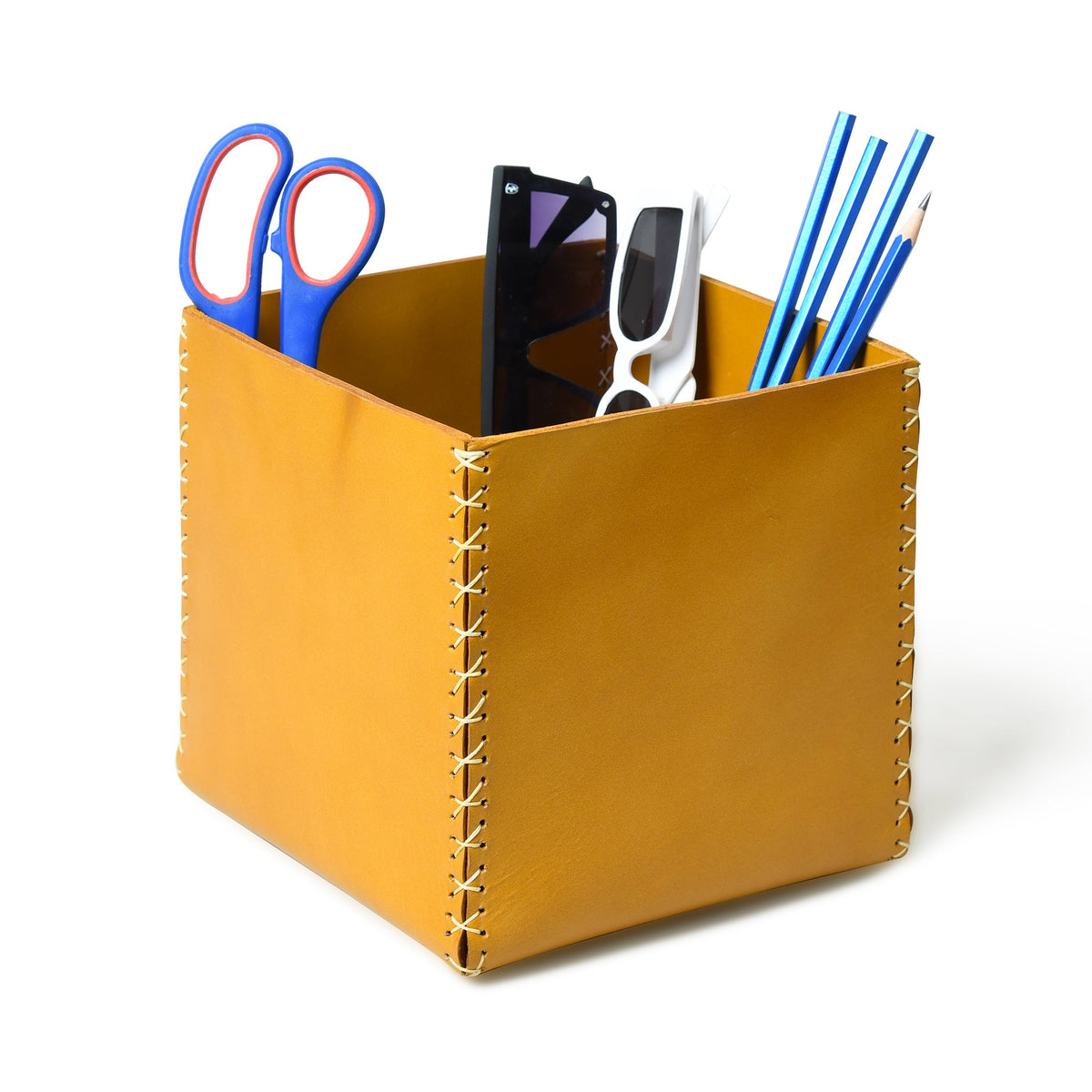 Set of three square leather storage boxes in graduated sizes, view 3