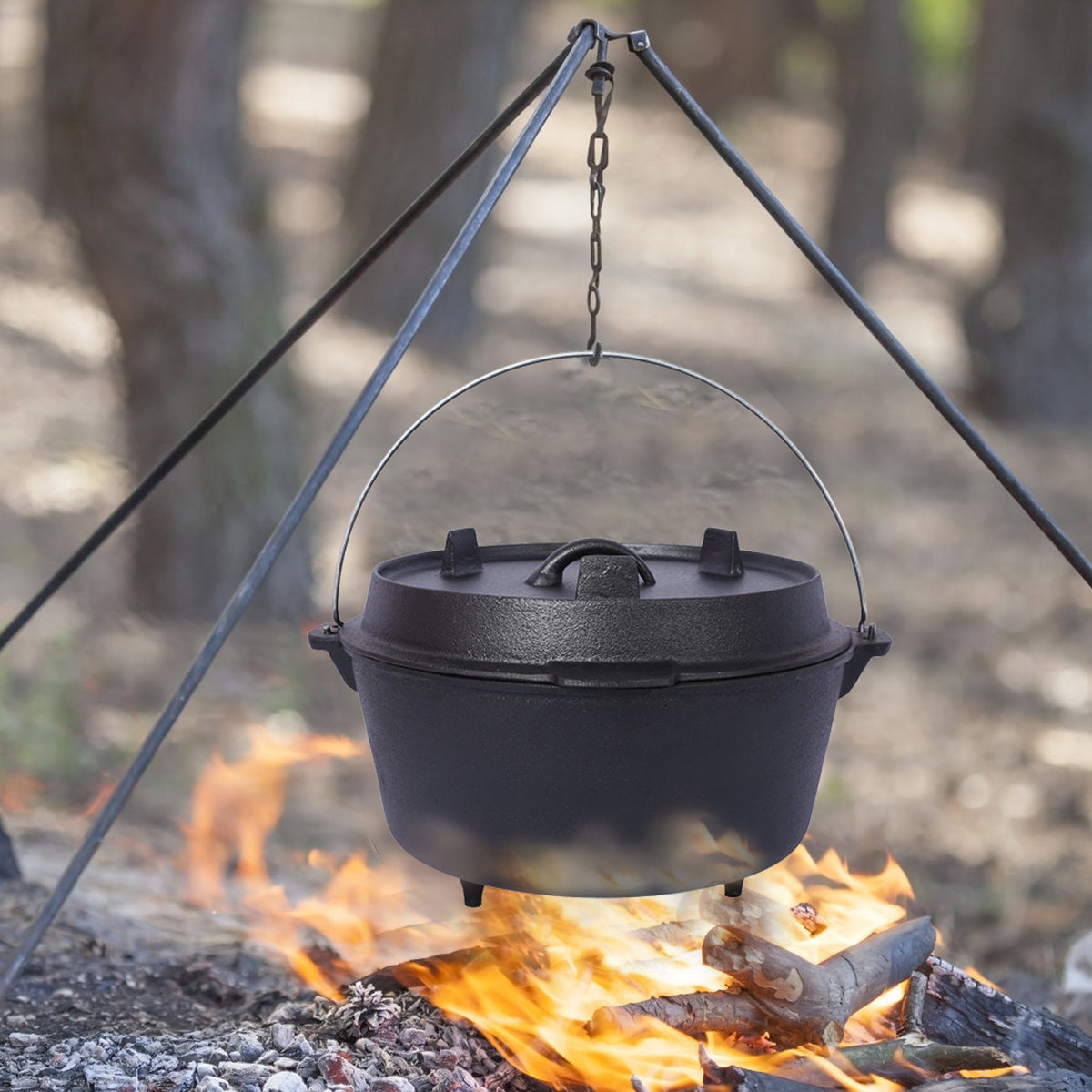 The Camp Dutch Oven with Skillet Lid, 12 Quart | House of Zazla