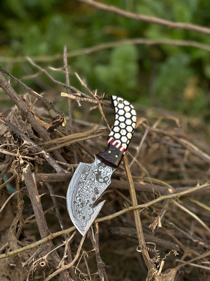 The Rosewood and Resin Guthook Skinner | Texan Knives