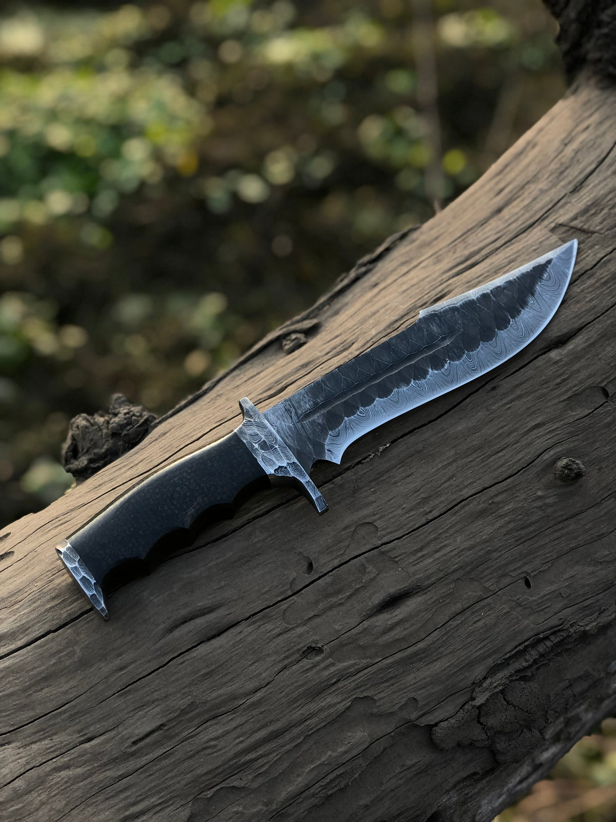 Damascus bowie knife with resin horn handle, Damascus guard and leather sheath