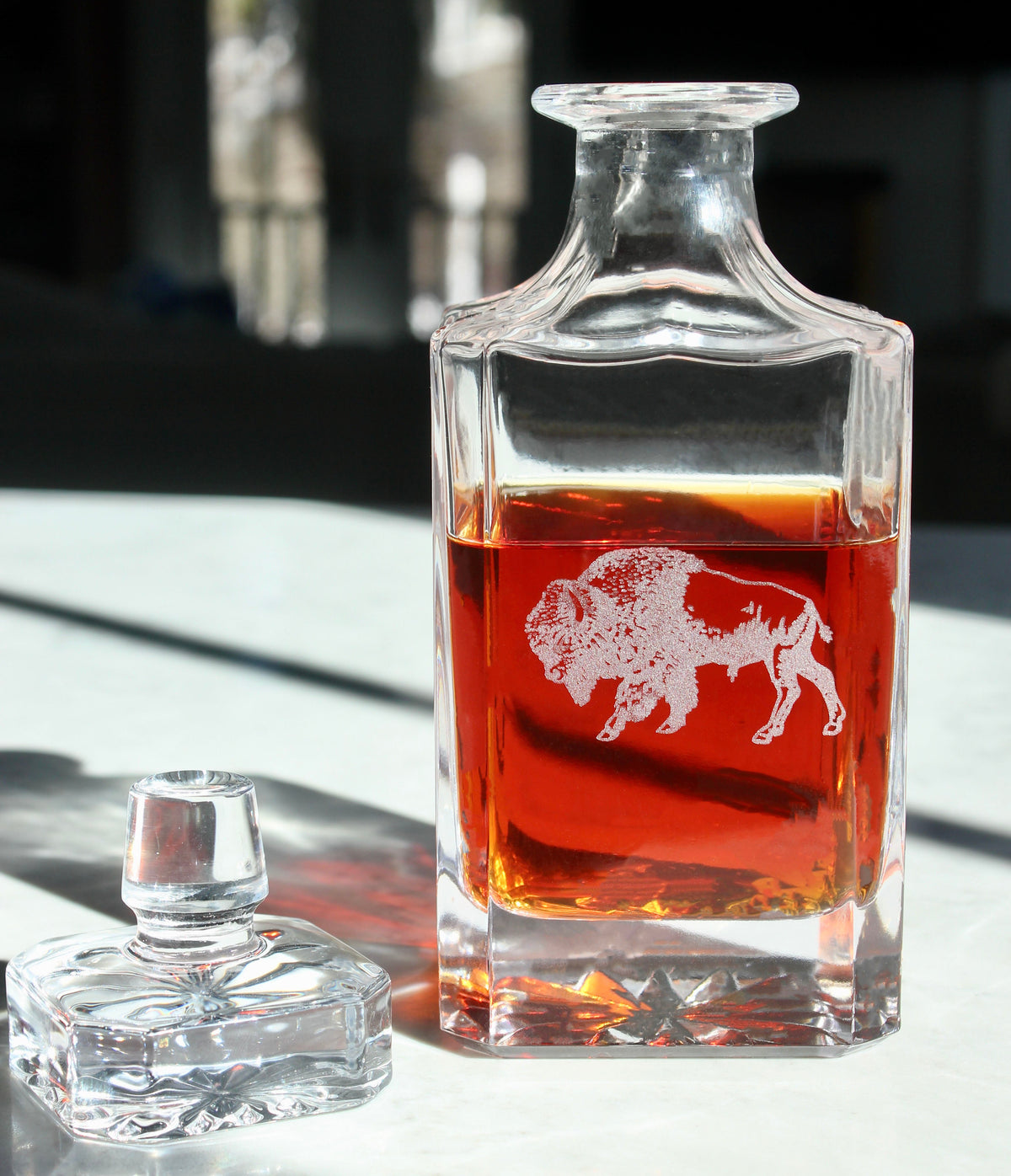 Square crystal whiskey decanter engraved with a bison, view 3