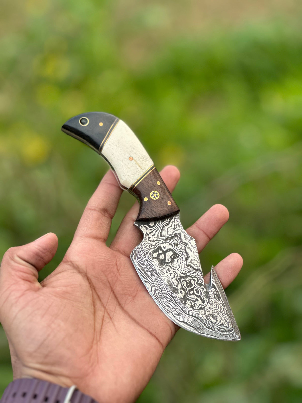 The Camel Bone Guthook Skinner | Texan Knives