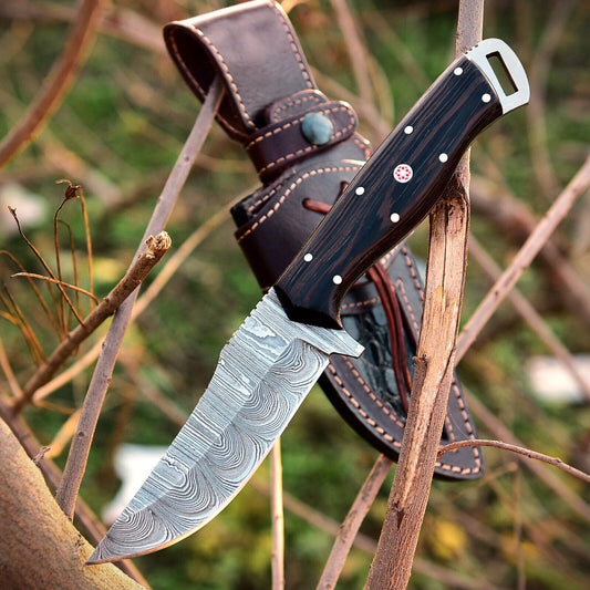 Damascus skinner knife with wangi wood handle