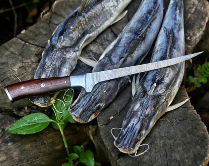 Damascus fillet knife with rosewood handle, steel bolster and leather sheath