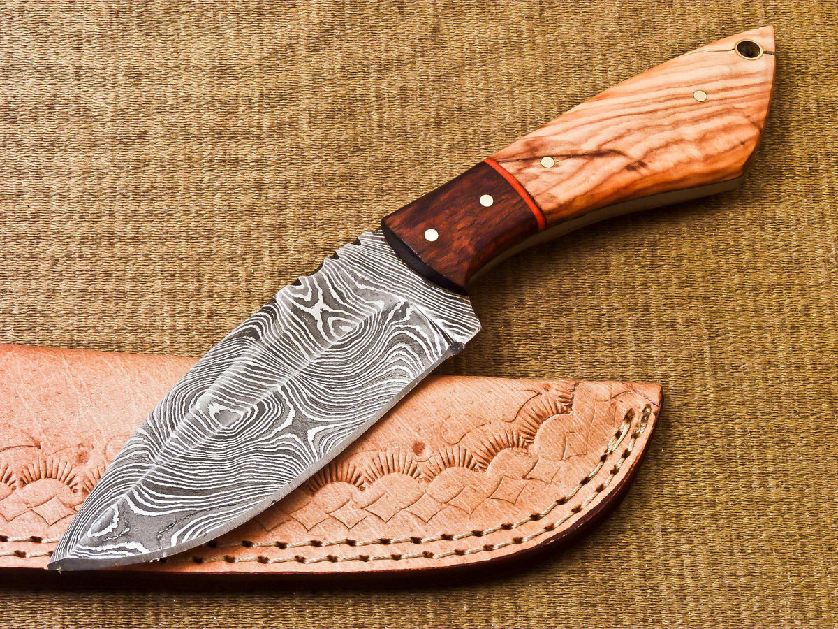 Damascus camp knife with rosewood and olive wood handle