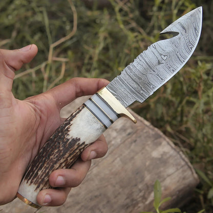 The Stag Horn Brass Guard Guthook Skinner | Texan Knives