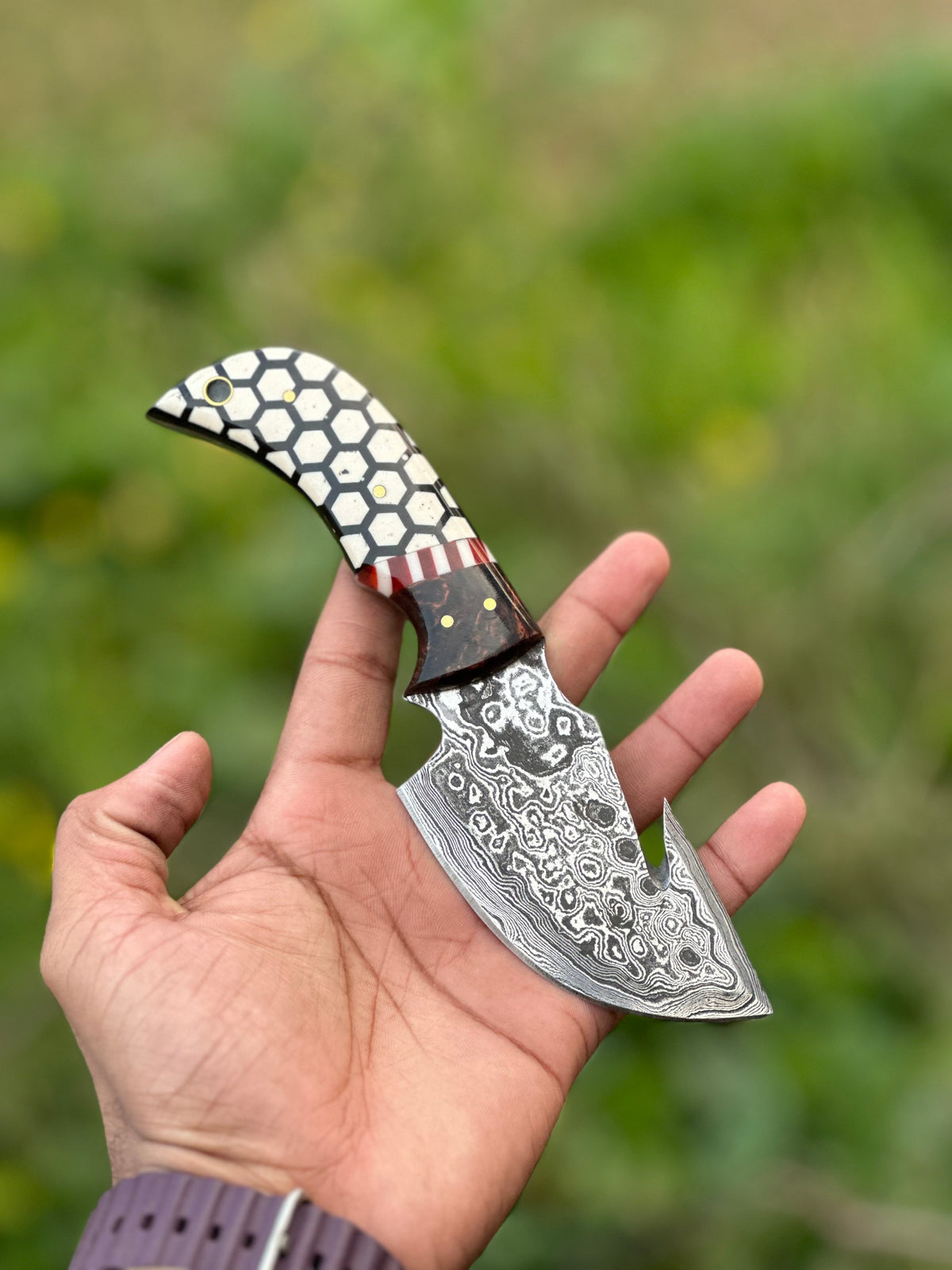 The Rosewood and Resin Guthook Skinner | Texan Knives