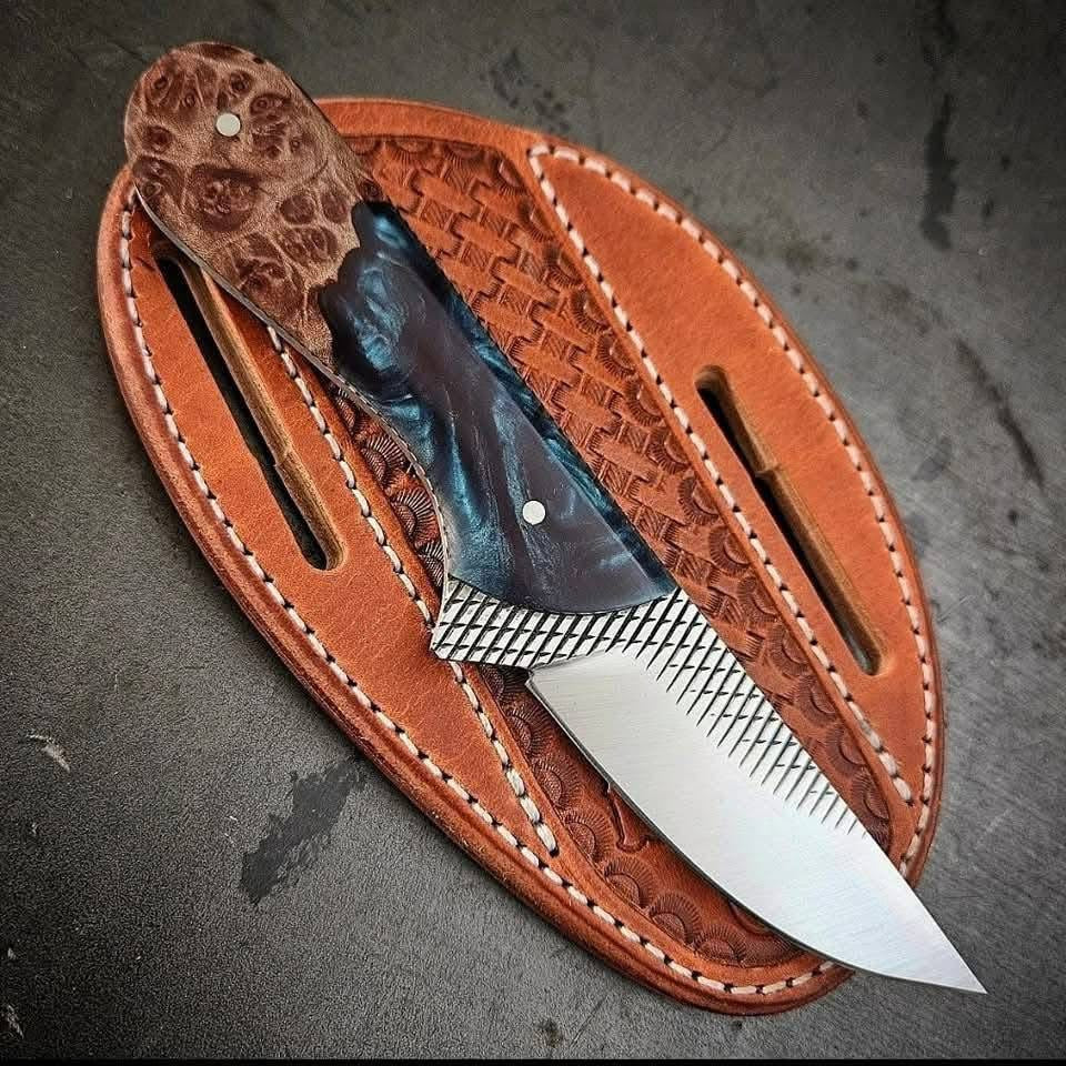 Rasp steel camp knife with epoxy resin handle and handcrafted leather belt case