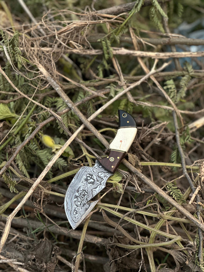 The Camel Bone Guthook Skinner | Texan Knives