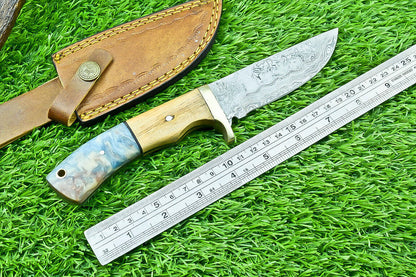 The Olive Wood and Resin Hunting Knife | Texan Knives