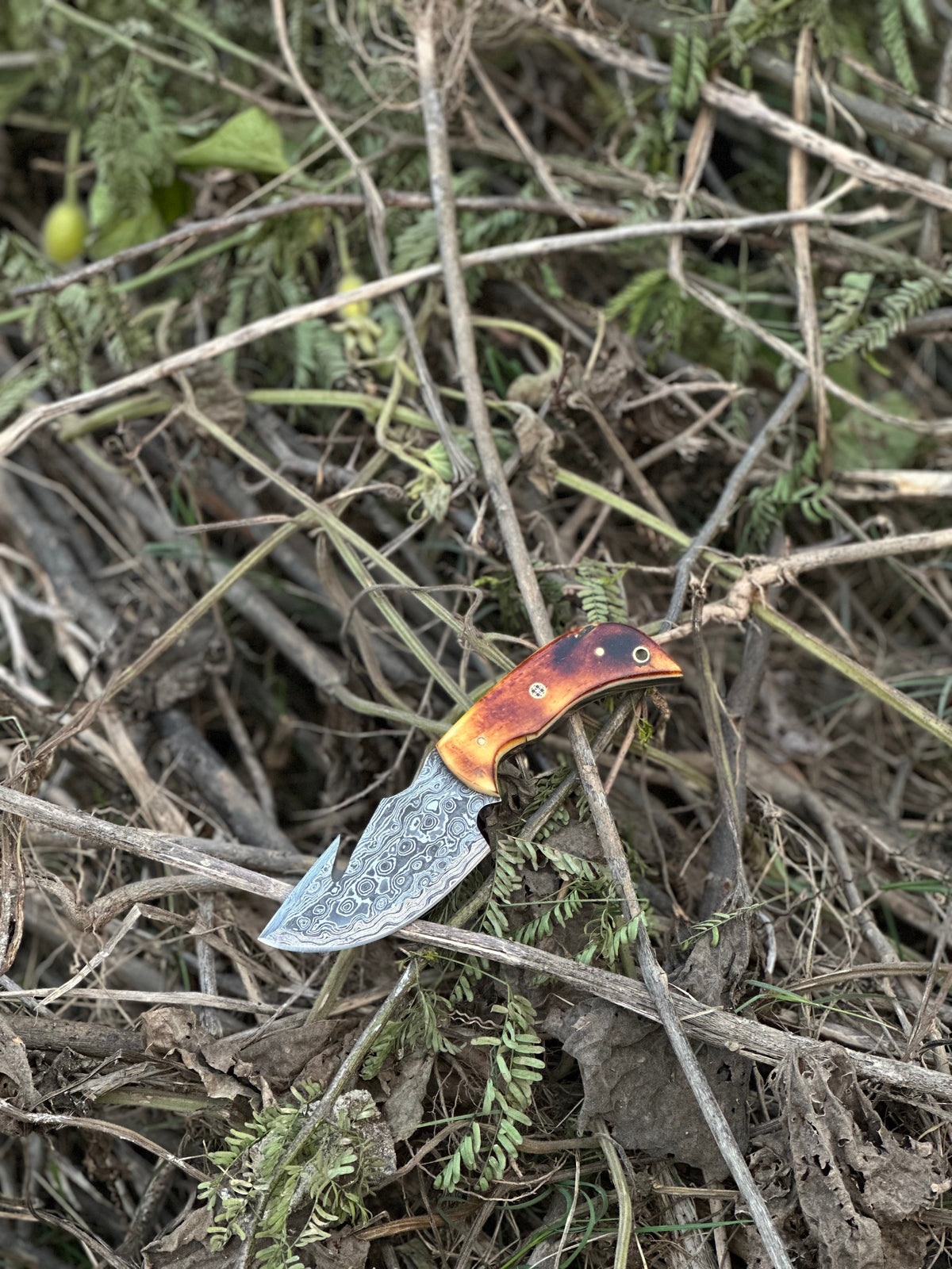 The 7.5-Inch Camel Bone Guthook Skinner | Texan Knives