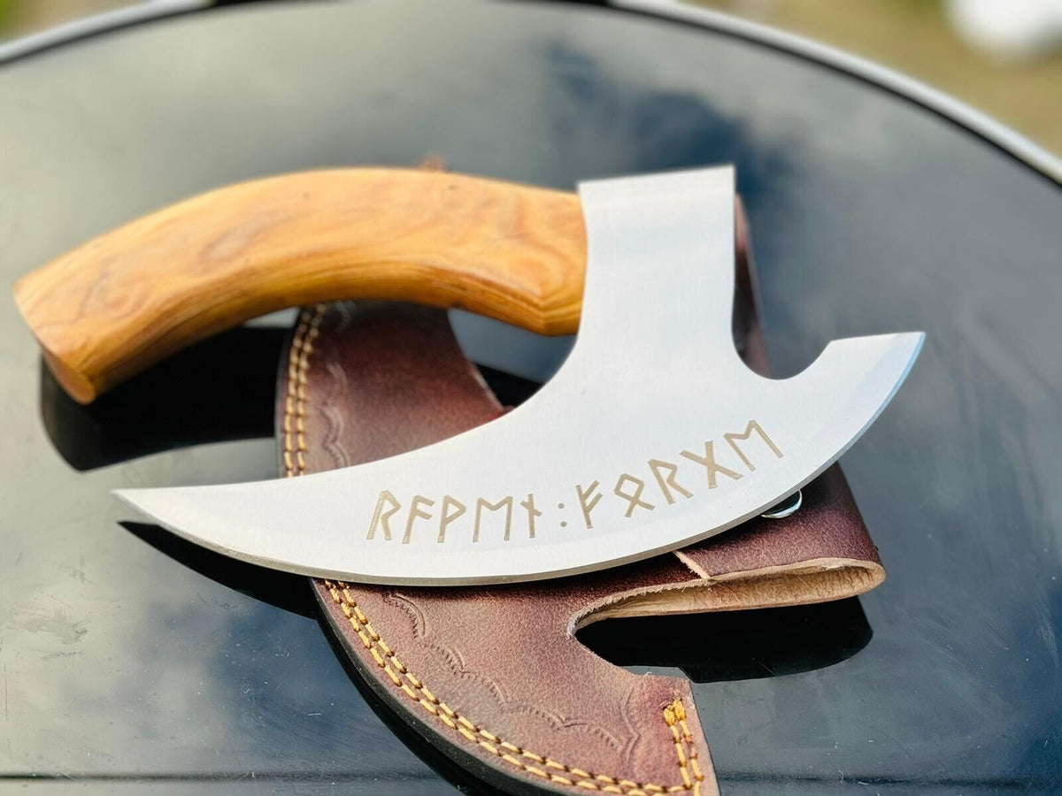 Steel pizza cutter with curved blade and wooden handle