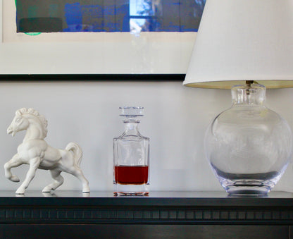 Square crystal whiskey decanter engraved with a bison, view 4