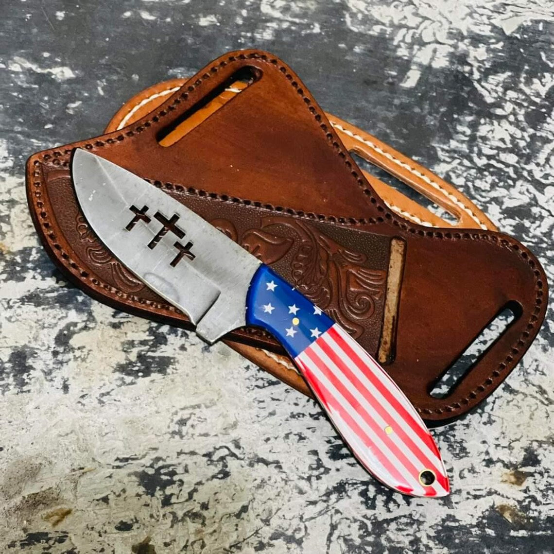 J2 steel cowboy knife with flag and resin handle and leather sheath