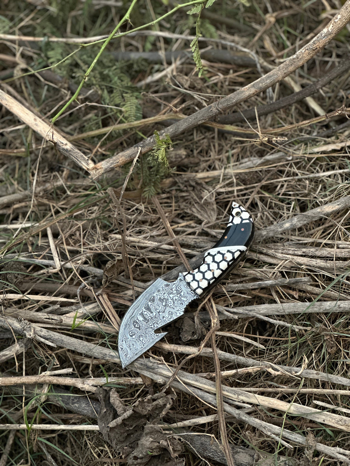 The One-of-a-Kind Resin Guthook Skinner | Texan Knives